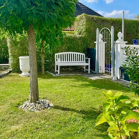 'ein Bett Im Kornfeld', Kueche, 30qm, Souterrain Apartment